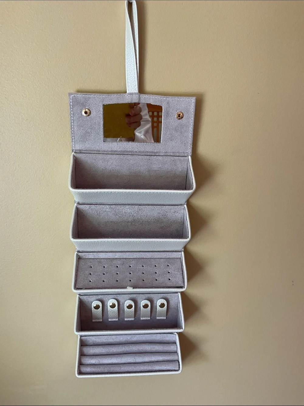 Hanging Eyewear and Jewelry Case with Mirror in Pearl White